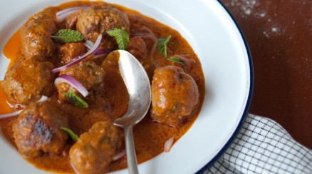 Curry Meatballs Feature Image