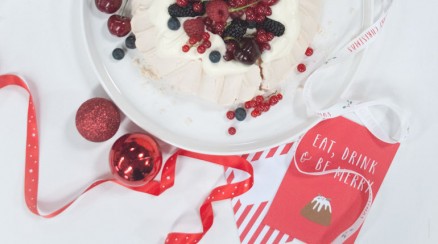 Festive Pavlova_Feature Image
