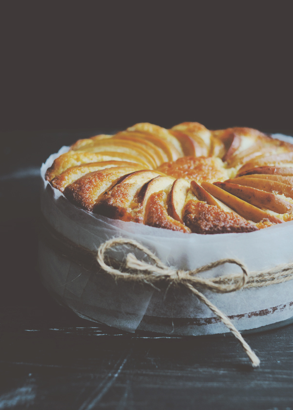 Lemon Yoghurt & Apple Cake