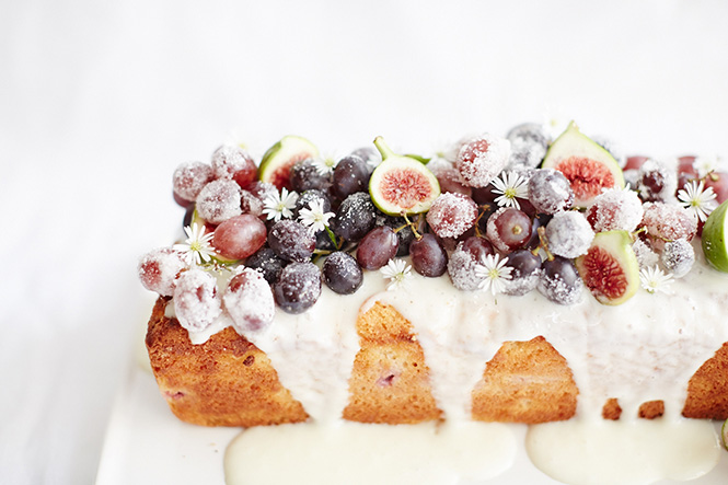 Yoghurt-Grape-Cake_with-figs