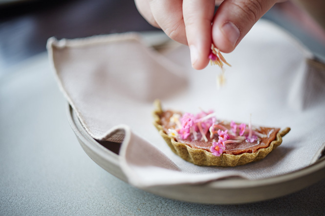 Noma-Australia_scallop-pie_2