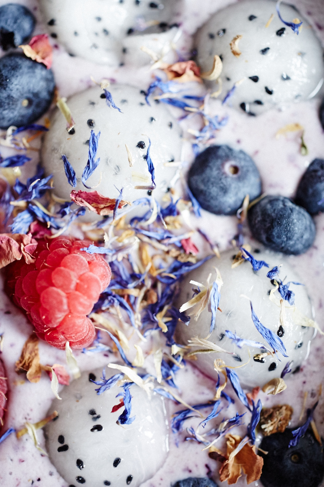 Dragon Fruit Smoothie Bowls - 6198