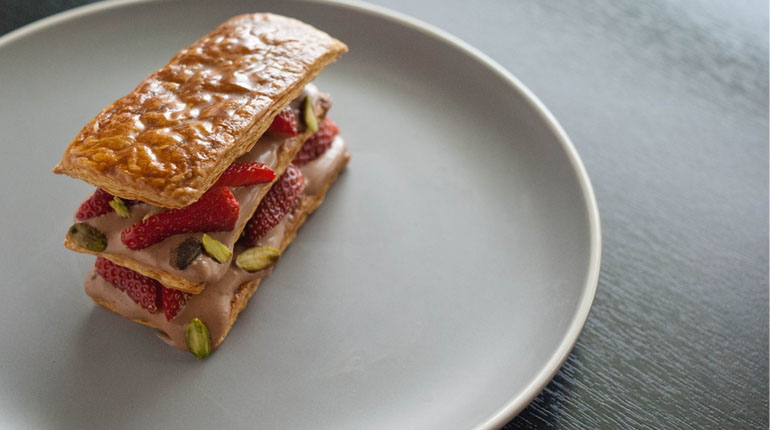 Lindt Strawberry Slice - Feature Image