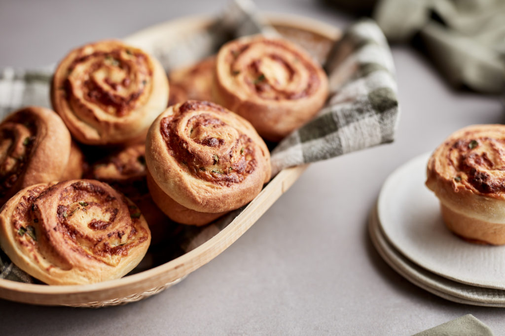 Spring Onion & Gruyere Buns « Iron Chef Shellie