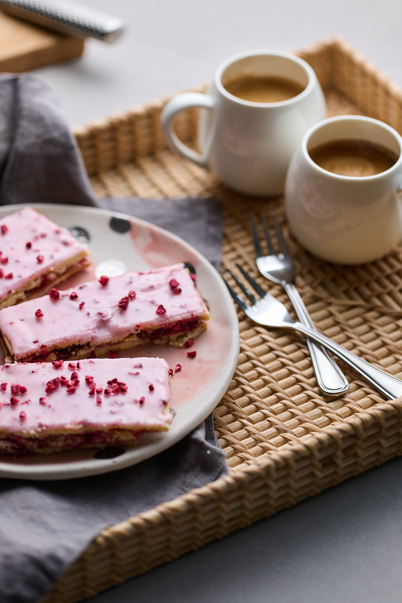 Hindbærsnitter (Danish raspberry slice bars) « Iron Chef Shellie